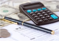 Você sabe o quanto paga de juros e impostos no cheque especial? Aprenda a calcular.