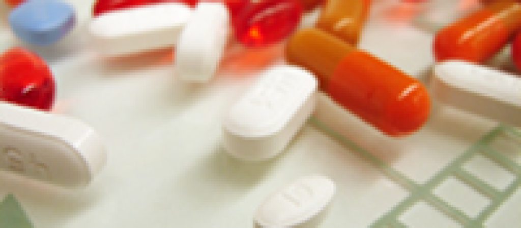 O uso dos medicamentos “genéricos” representam economia na conta do final do mês, mas com cautelas.
